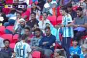 印度梅西-2😂亚洲杯澳大利亚vs印度，两名印度球迷身穿梅西球衣